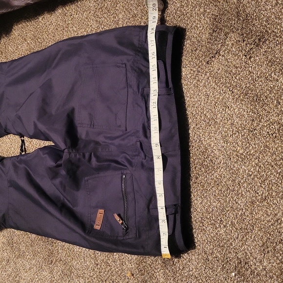 Roxy snowboarder pants. Size: LARGE Color: Black - Picture 7 of 7